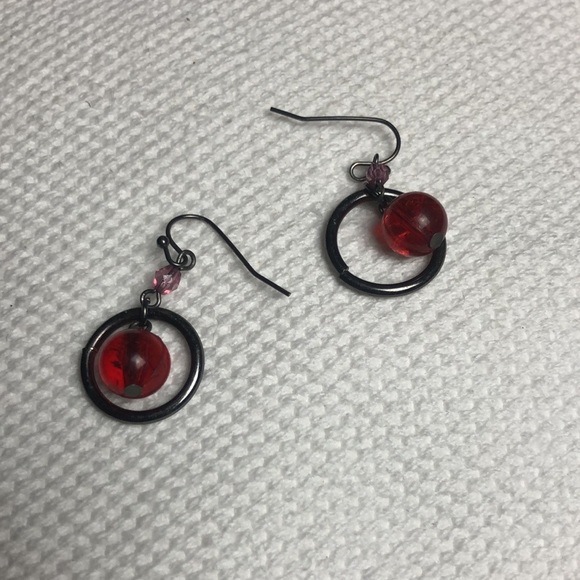 Red 2 layer Necklace - Picture 2 of 3